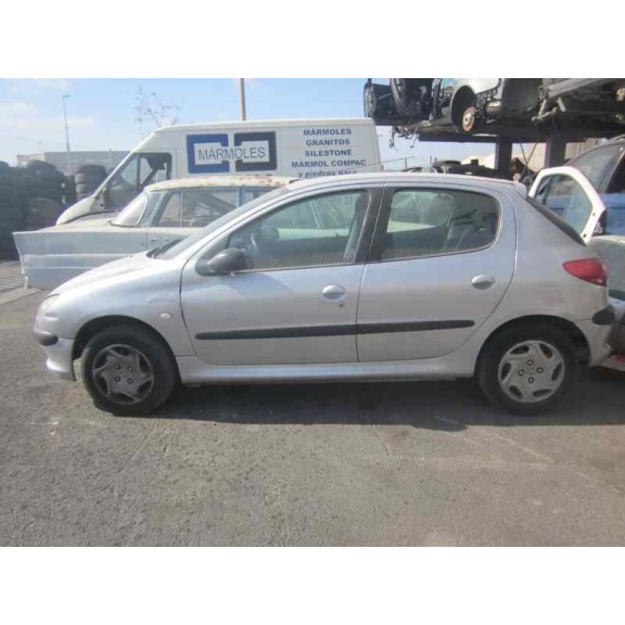 peugeot 206 berlina del año 2001