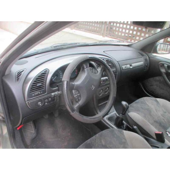 citroën xsara berlina del año 1999