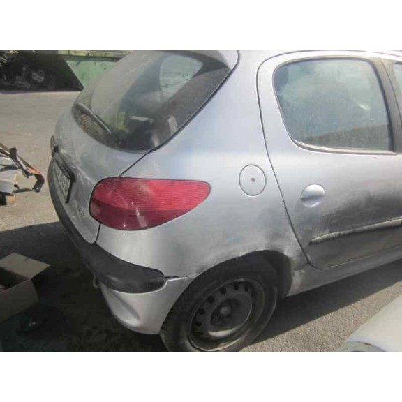 peugeot 206 berlina del año 2001