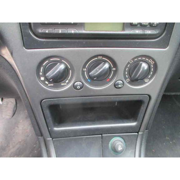 citroën xsara berlina del año 1999