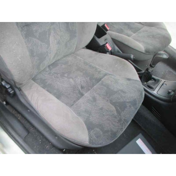 citroën xsara berlina del año 1999