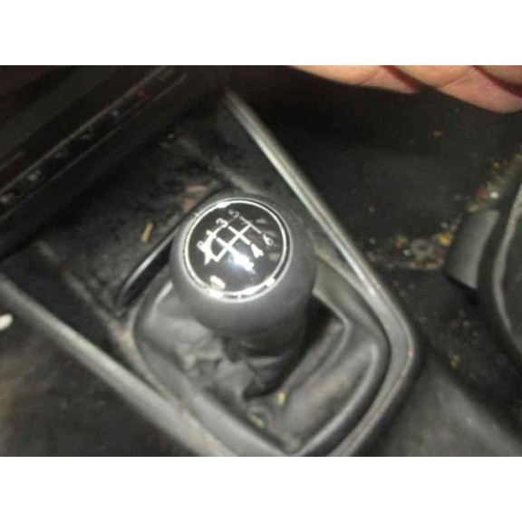 volkswagen golf iv berlina (1j1) del año 2001