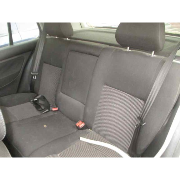 volkswagen golf iv berlina (1j1) del año 2001