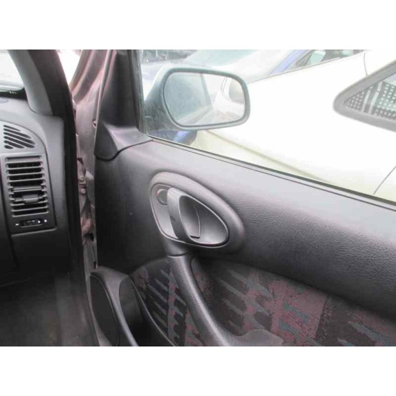 citroën xsara berlina del año 1999