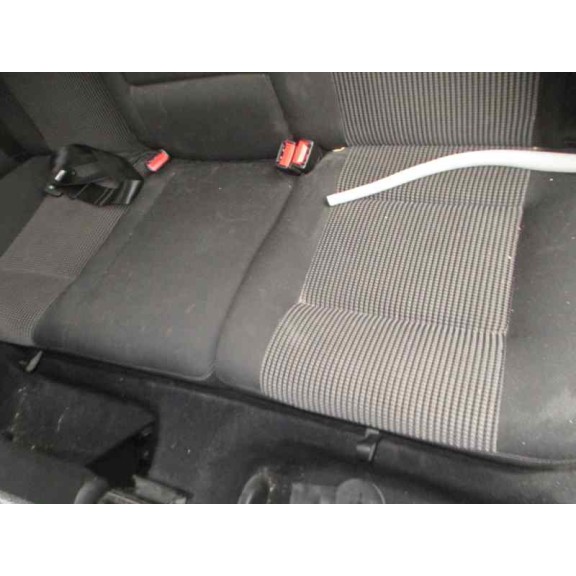 volkswagen golf iv berlina (1j1) del año 2001