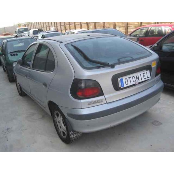 renault megane i berlina hatchback (ba0) del año 1996