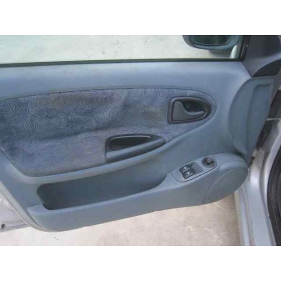 renault megane i berlina hatchback (ba0) del año 1996