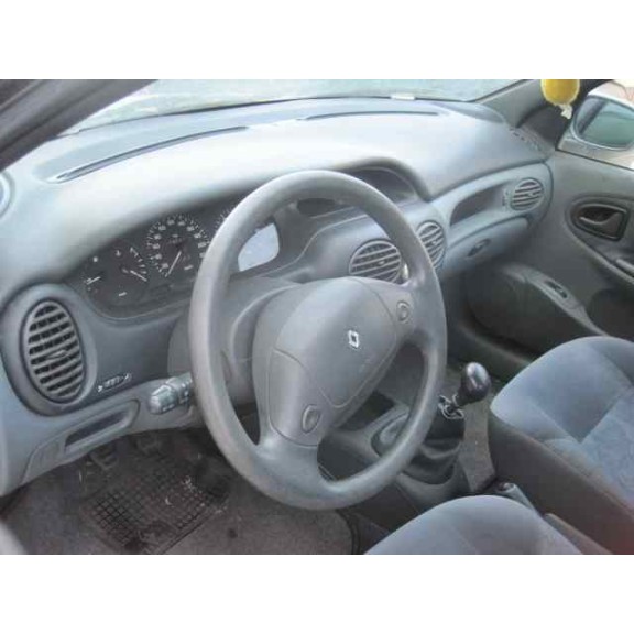 renault megane i berlina hatchback (ba0) del año 1996