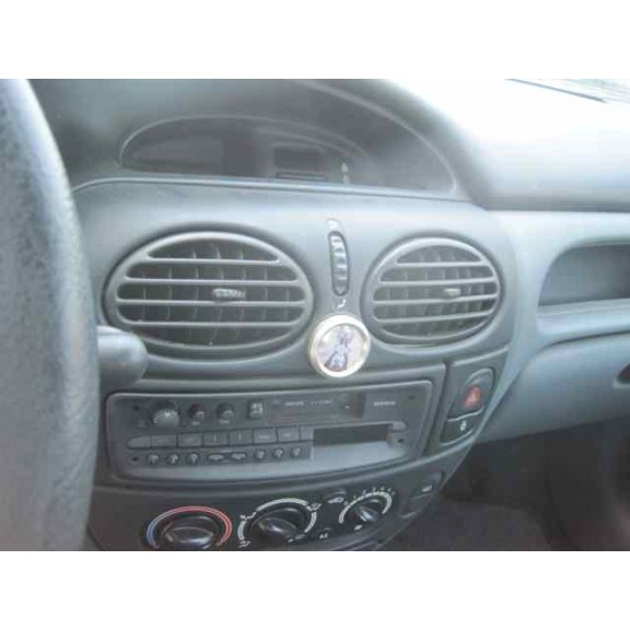 renault megane i berlina hatchback (ba0) del año 1996