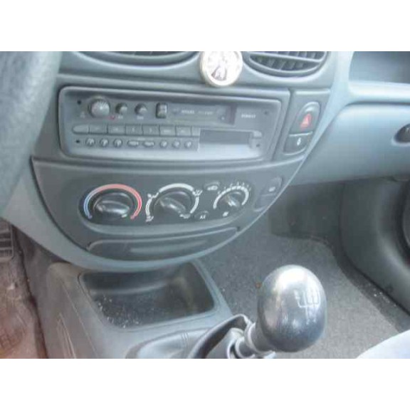 renault megane i berlina hatchback (ba0) del año 1996