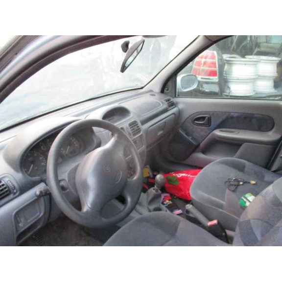 renault clio ii fase i (b/cbo) del año 2001