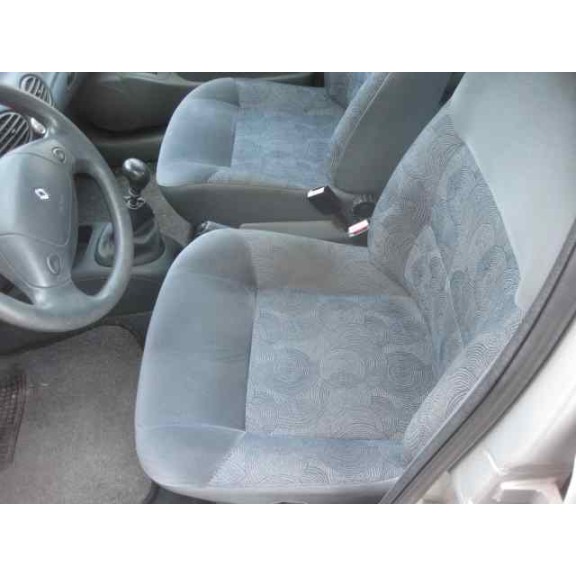 renault megane i berlina hatchback (ba0) del año 1996