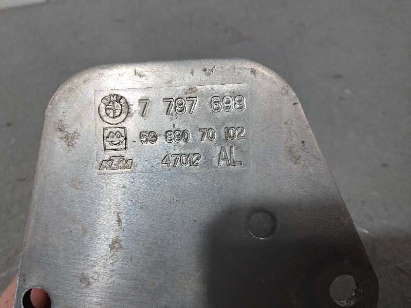 Recambio de enfriador aceite motor para bmw serie 5 berlina (e60) 520d referencia OEM IAM 7787698 5989070102 47012AL