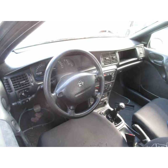 opel vectra b berlina del año 1999