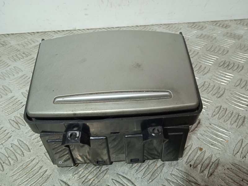 Recambio de plasticos para audi a6 berlina (4f2) 2.0 tdi referencia OEM IAM 4F1862533C POSAVASOS 