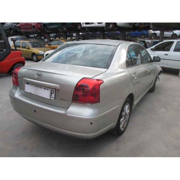 toyota avensis berlina (t25) del año 2003