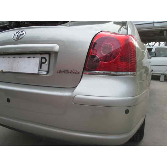 toyota avensis berlina (t25) del año 2003