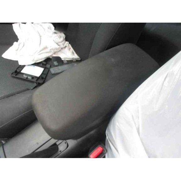 toyota avensis berlina (t25) del año 2003