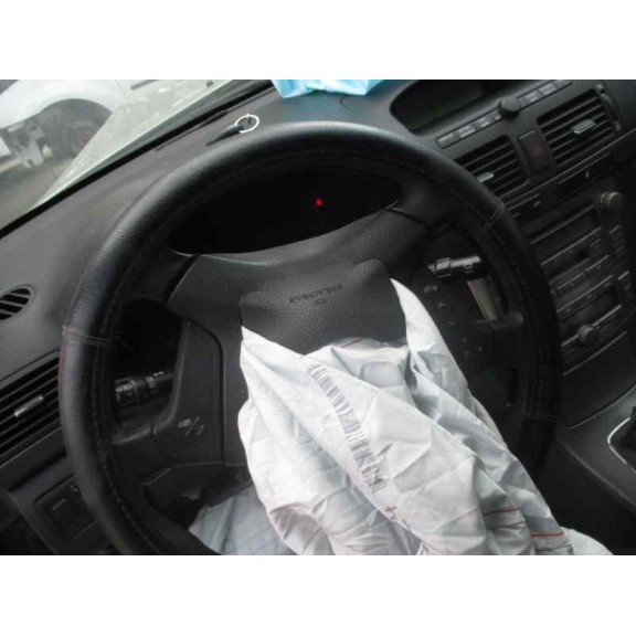 toyota avensis berlina (t25) del año 2003