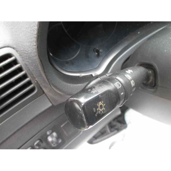 toyota avensis berlina (t25) del año 2003