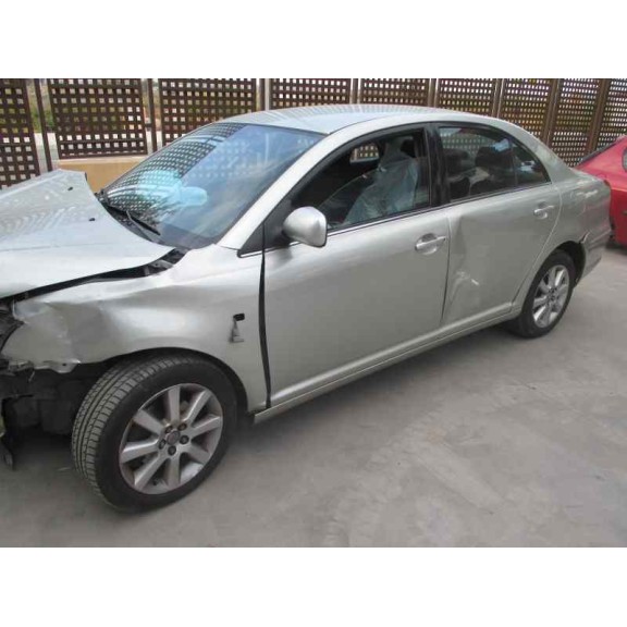 toyota avensis berlina (t25) del año 2003