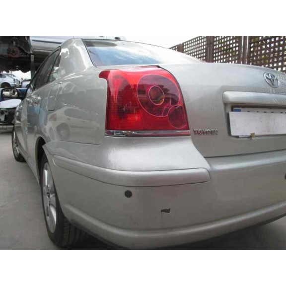 toyota avensis berlina (t25) del año 2003