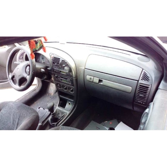 citroën xsara berlina del año 1999