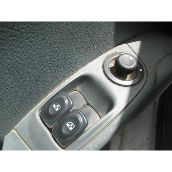 renault megane i berlina hatchback (ba0) del año 1998