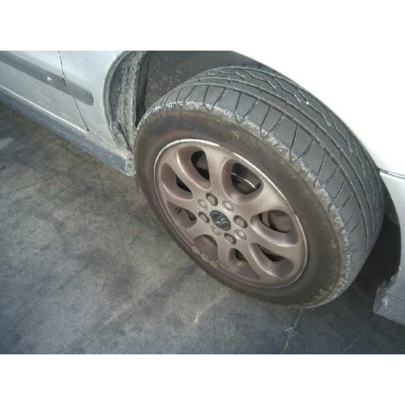 volvo s40 berlina del año 2000