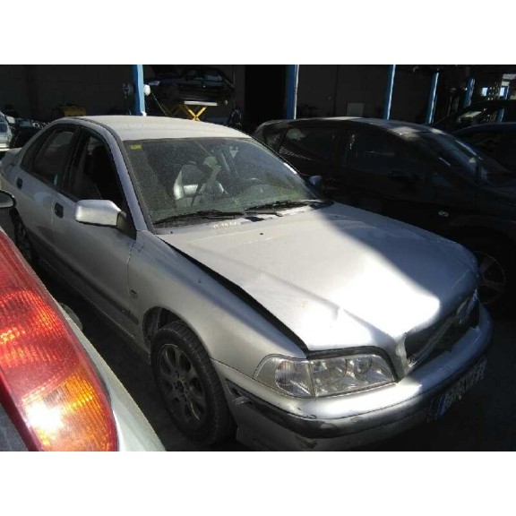 volvo s40 berlina del año 2000