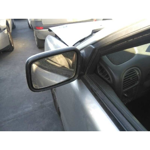 volvo s40 berlina del año 2000