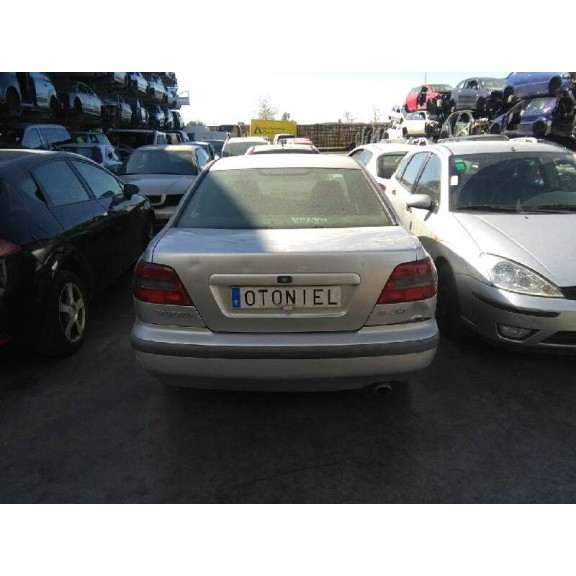 volvo s40 berlina del año 2000