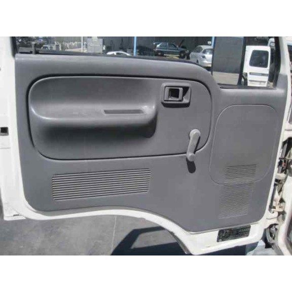 nissan cabstar del año 1999