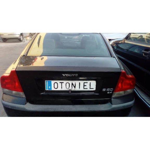 volvo s60 berlina del año 2000