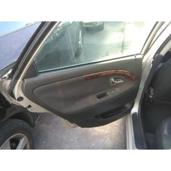 volvo s40 berlina del año 2000