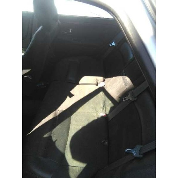 volvo s40 berlina del año 2000