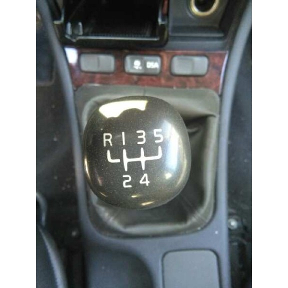 volvo s40 berlina del año 2000