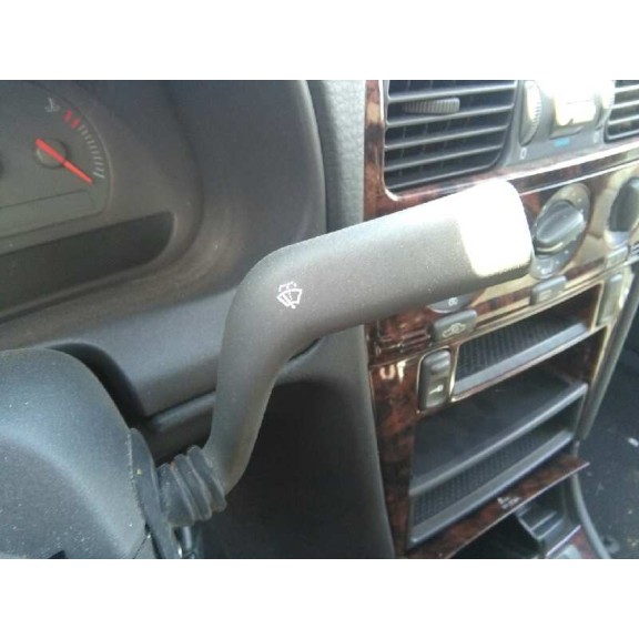 volvo s40 berlina del año 2000