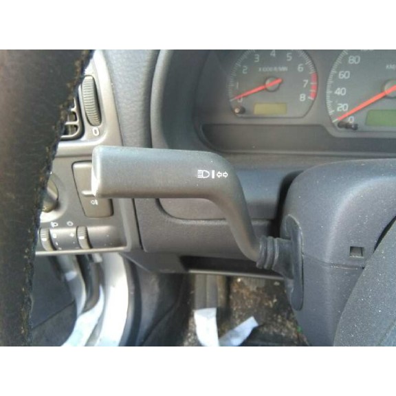 volvo s40 berlina del año 2000