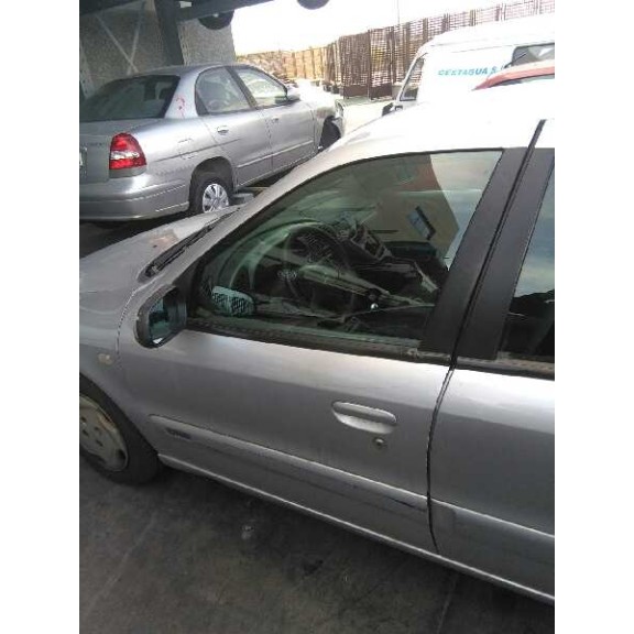 citroën xsara berlina del año 2000