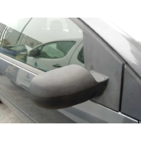 ford fiesta (cbk) del año 2004