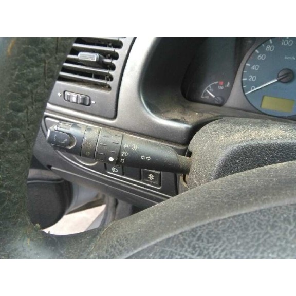 citroën xsara berlina del año 2000