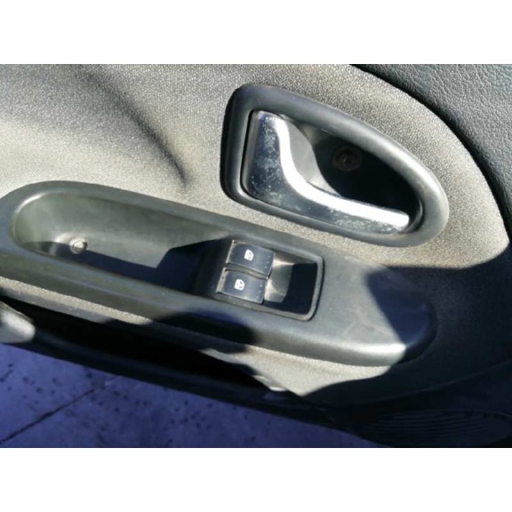 renault clio ii fase ii (b/cb0) del año 2004