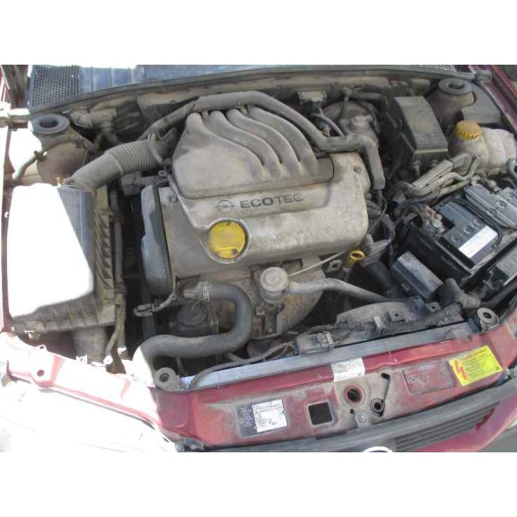 opel vectra b berlina del año 1996