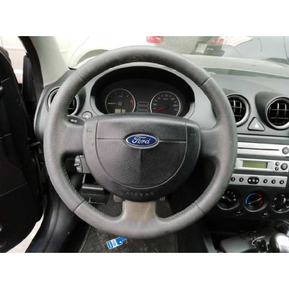 ford fiesta (cbk) del año 2004