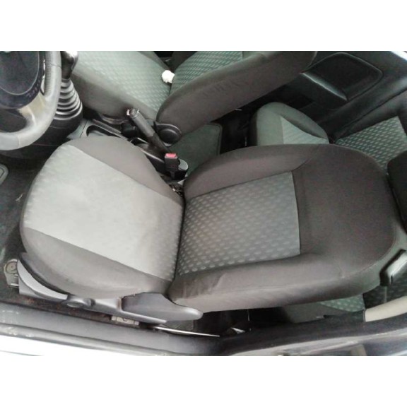 ford fiesta (cbk) del año 2004