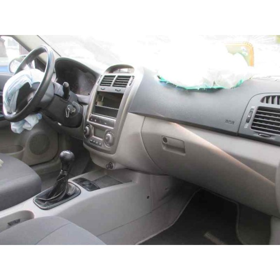 kia cerato del año 2004