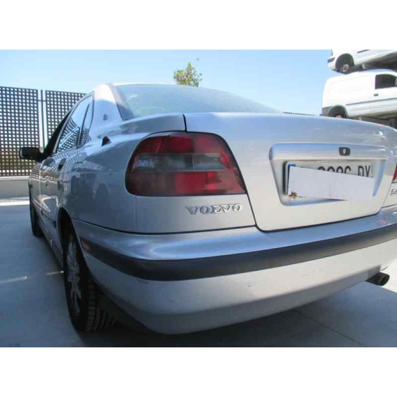 volvo s40 berlina del año 1999