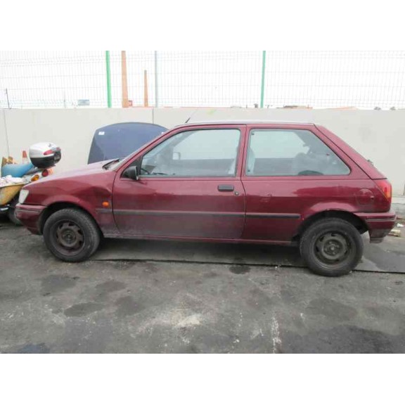 ford fiesta berlina del año 1995