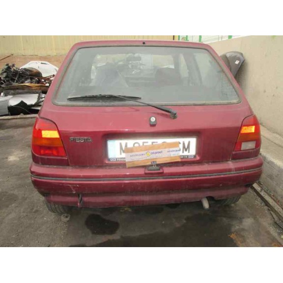 ford fiesta berlina del año 1995